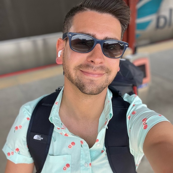 Meet your Posher, Brian - Picture 1 of 11